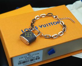 Picture of LV Bracelet _SKULVbracelet12037011395